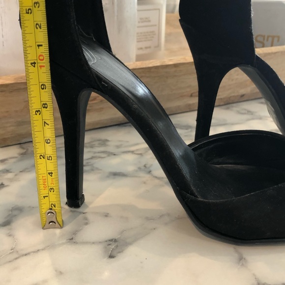 Dollhouse pointed-toe pumps with ankle strap - Picture 2 of 4